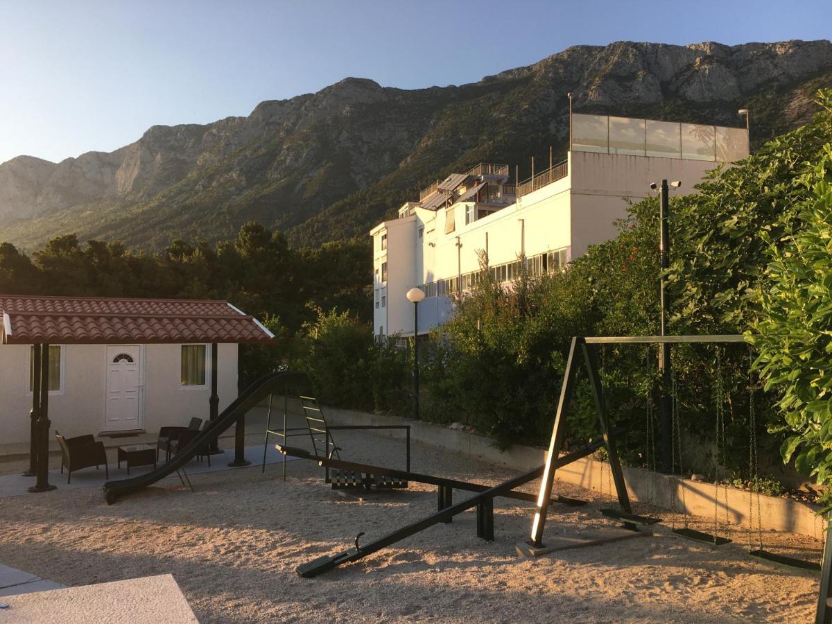 Hotel Lukas Gradac  Exterior photo